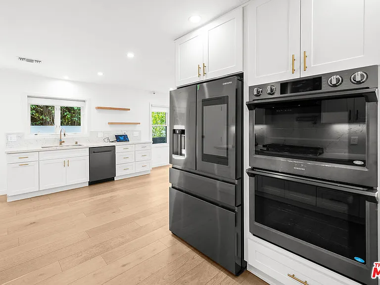 9007 David Ave — Photo 17