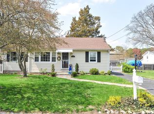 30 Cedar Brook Dr, Toms River, NJ 08753