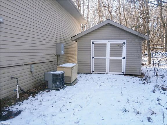 4th image of 10700 Dawson Dr