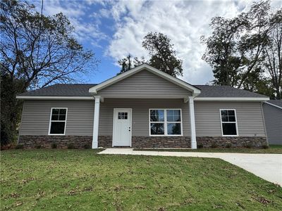 811 Cherry Dr, Lanett, AL, 36863