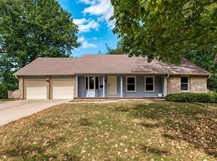 8606 W 88th St, Overland Park, KS 66212