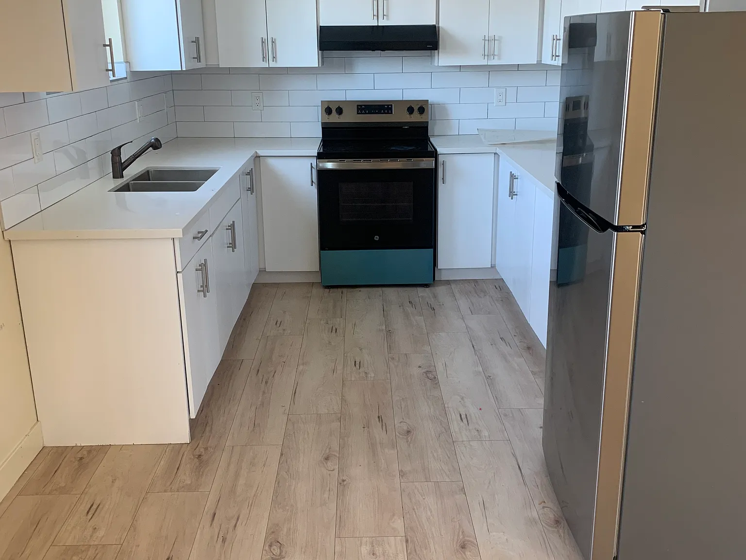 236 W 84th Pl — Photo 3