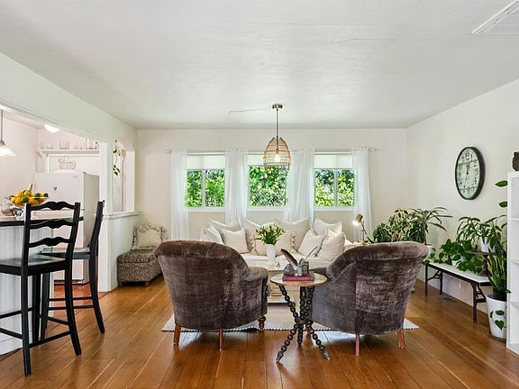 4th image of 301 Powell Avenue #A