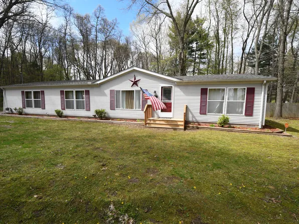 51522 35 1/2 St, Paw Paw, MI 49079