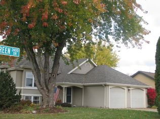 2424 W Wintergreen Dr, Appleton, WI 54914