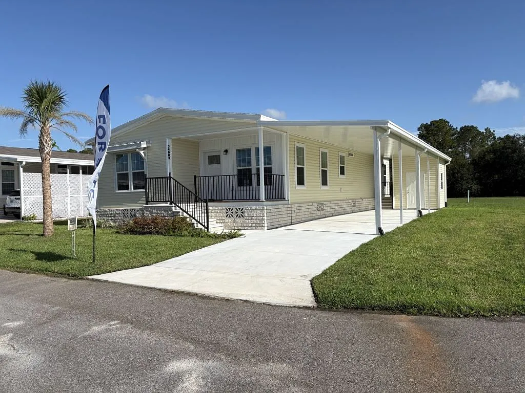 2 bed, 2.0 bath, 1460 sqft, $1,699 — Photo 3