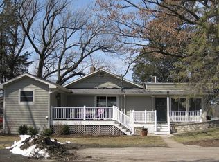 2905 N Silver Cedar Rd, Oconomowoc, WI 53066