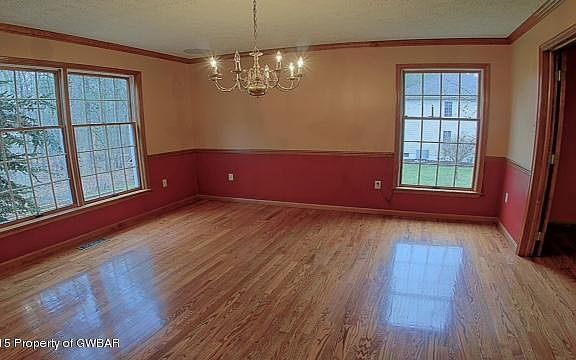 3rd image of 111 White Tail Dr