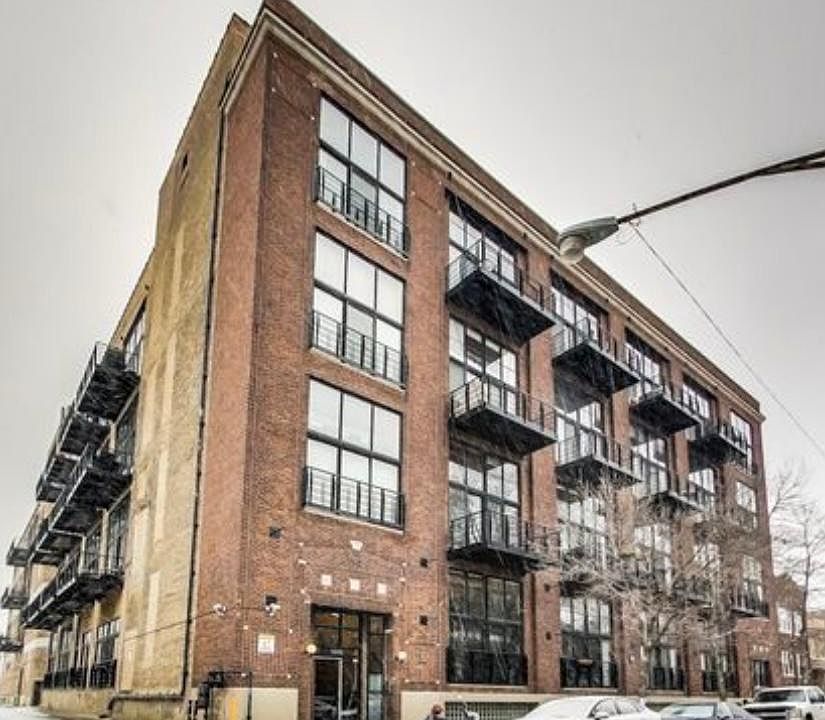 1st image of 1935 N Fairfield Ave APT 210