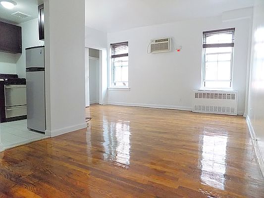 1st image of 92 Horatio St APT 4C