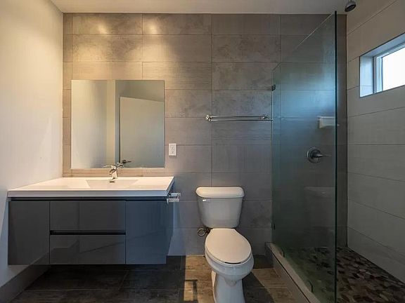 4th image of 1211 N Alexandria Ave #1