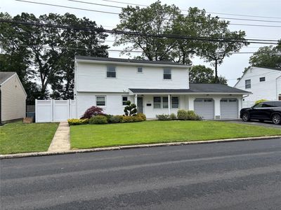 524 Davis Street, North Babylon, NY, 11703