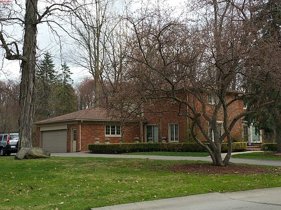 4th image of 32080 Olde Franklin Dr