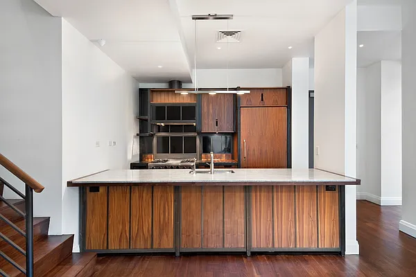 Rented by City Connections Realty | media 7