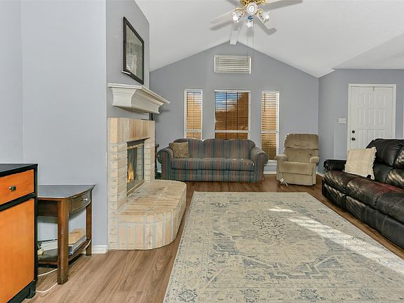 5th image of 202 Lancelot Dr