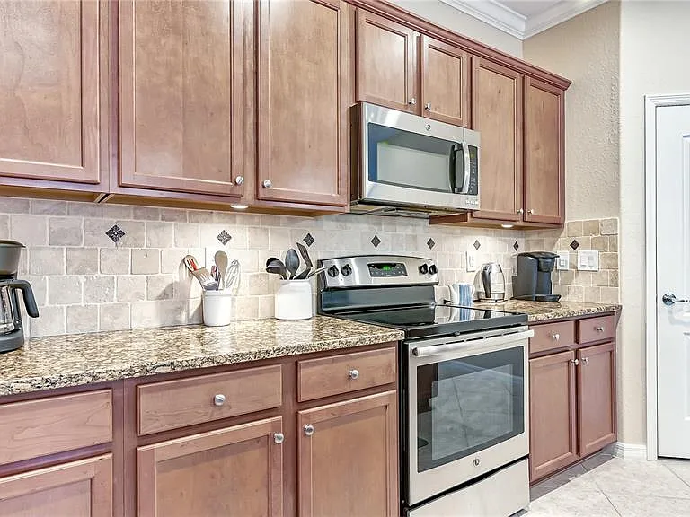 6888 Willowshire Way — Photo 17