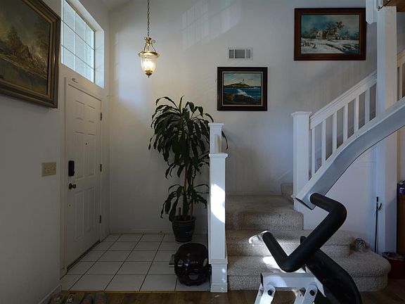 5th image of 10703 Pleasant Valley Cir