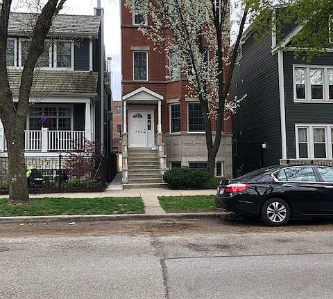 2nd image of 1525 W Oakdale Ave