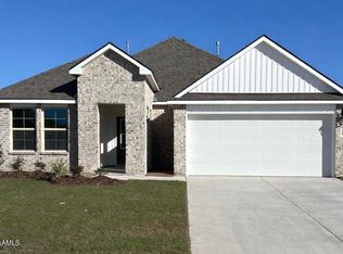 145 Cottage Cove Dr, Maurice, LA 70555