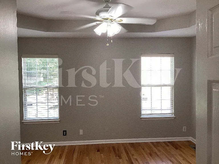 1362 Archer Pl — Photo 9