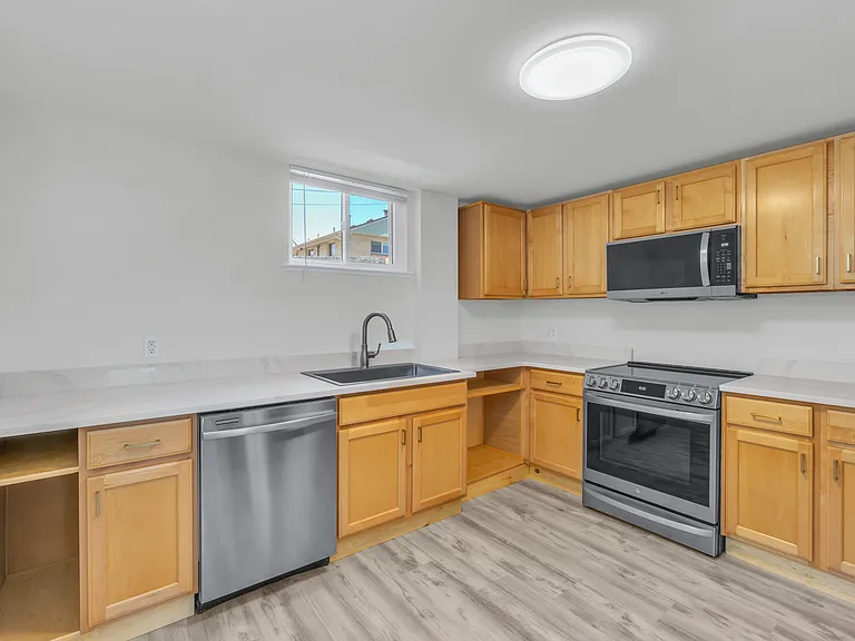 2591 Pierce St — Photo 8