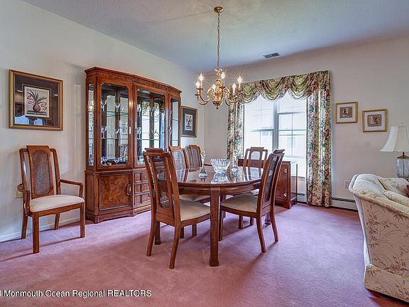 4th image of 12 Amberlands Court