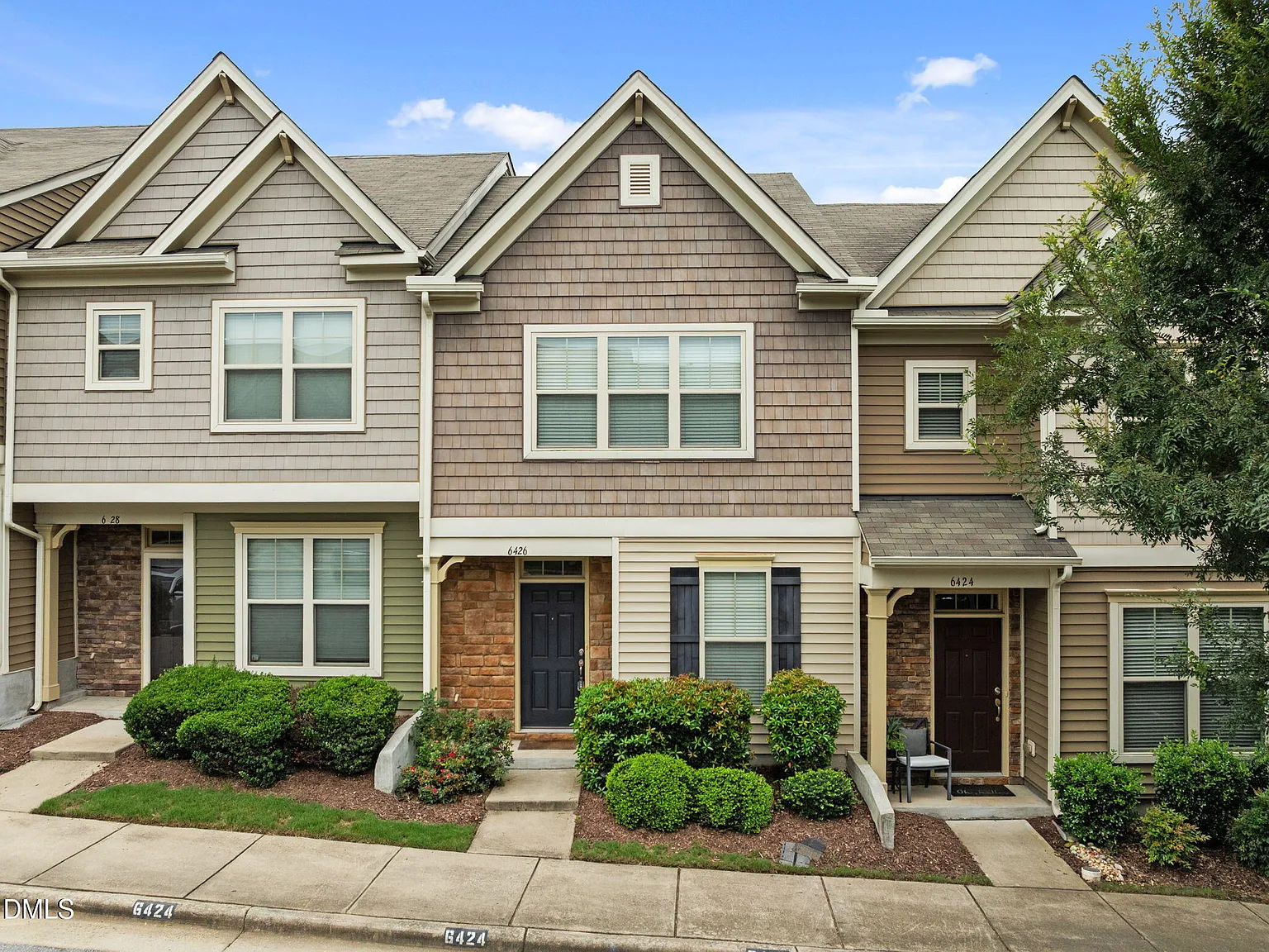 2 bed, 2.5 bath, 1413 sqft, $1,799 — Photo 1