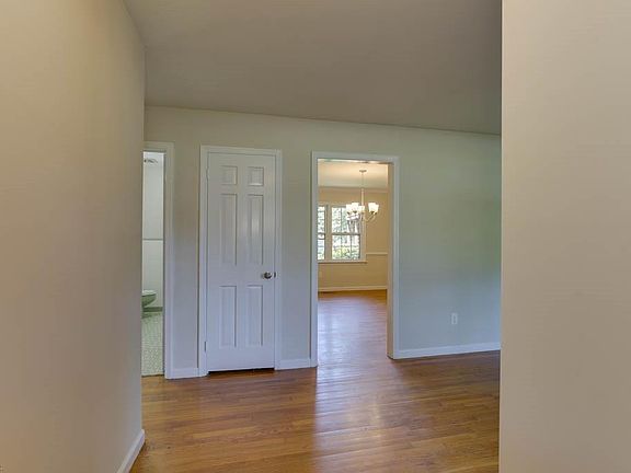 5th image of 205 Jethro Ln