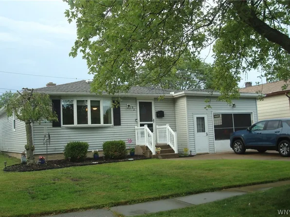 92 Sprucewood Dr, Buffalo, NY 14227