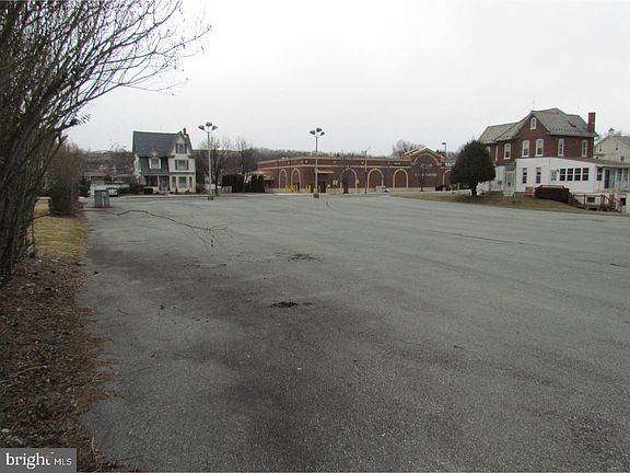 3rd image of 504 E Main St #512