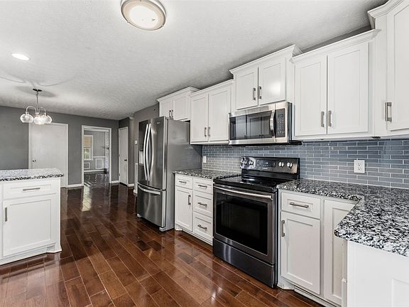 5th image of 4983 New Salem Rd