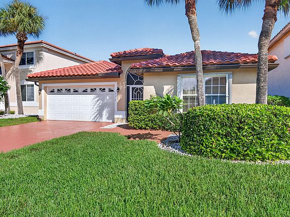 3rd image of 18270 CORAL CHASE Drive