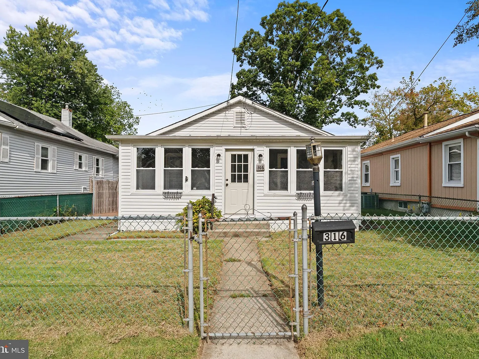 3 bed, 2.0 bath, 1200 sqft, $2,750 — Photo 3