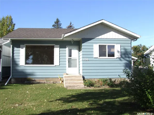658 Maharg Avenue, Burstall, SK S0N 0H0