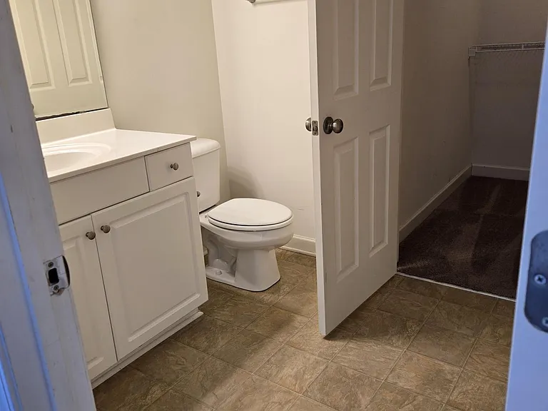 Upstairs front bathroom