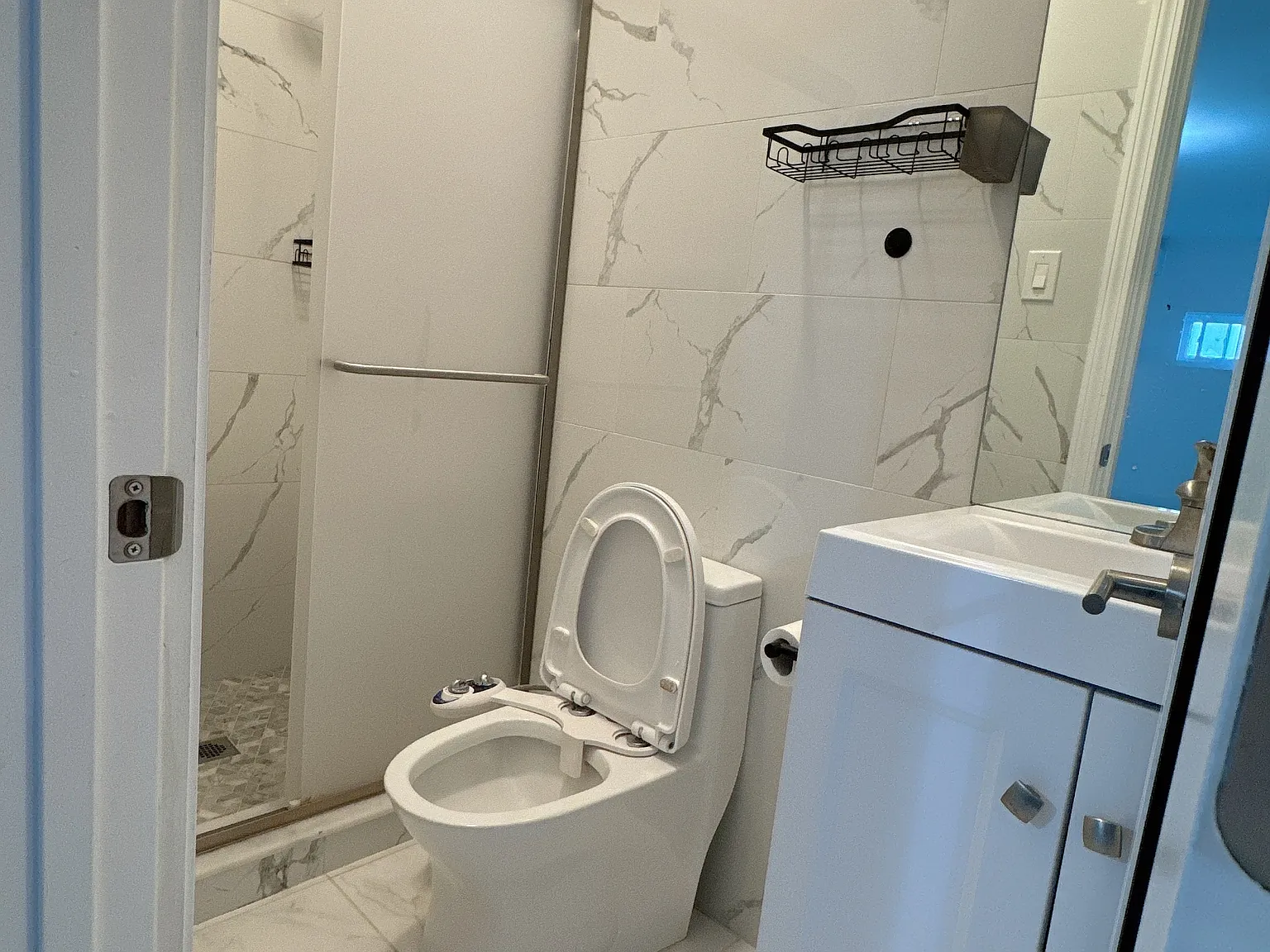1 bed, 800 sqft, $1,800 — Photo 3