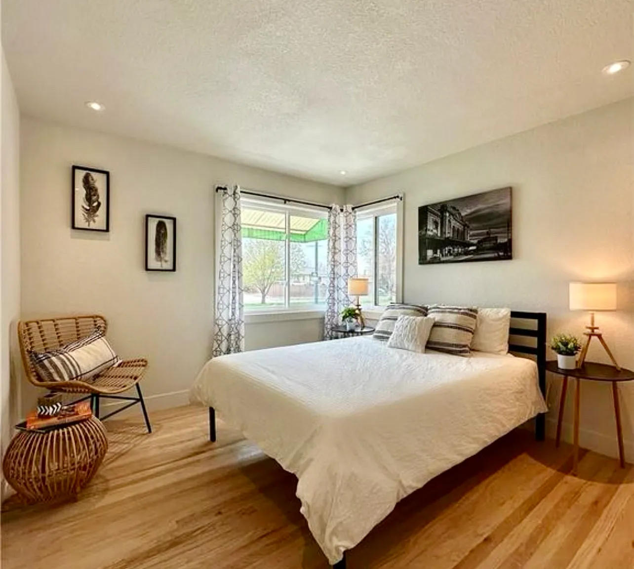 2 bed, 725 sqft, $2,000 — Photo 2