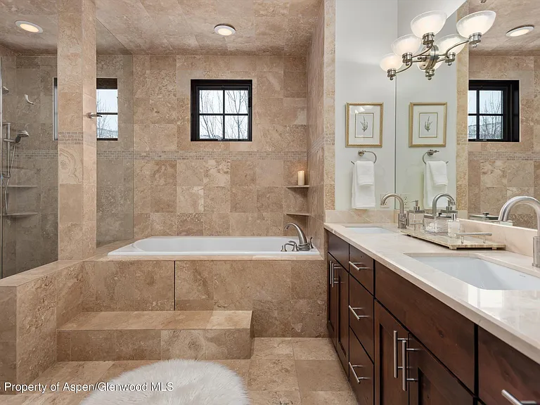 333 Sopris Cir — Photo 13