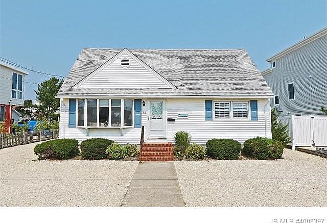415 N 3rd Street Surf City