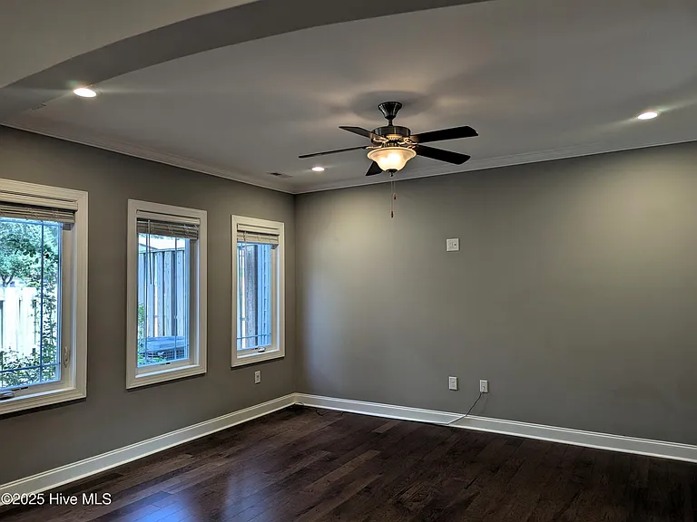 673 S Ashe St — Photo 6