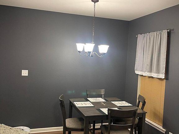 4th image of 106 Saint Daria St