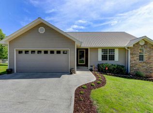 2610 Overland St, Mascot, TN 37806