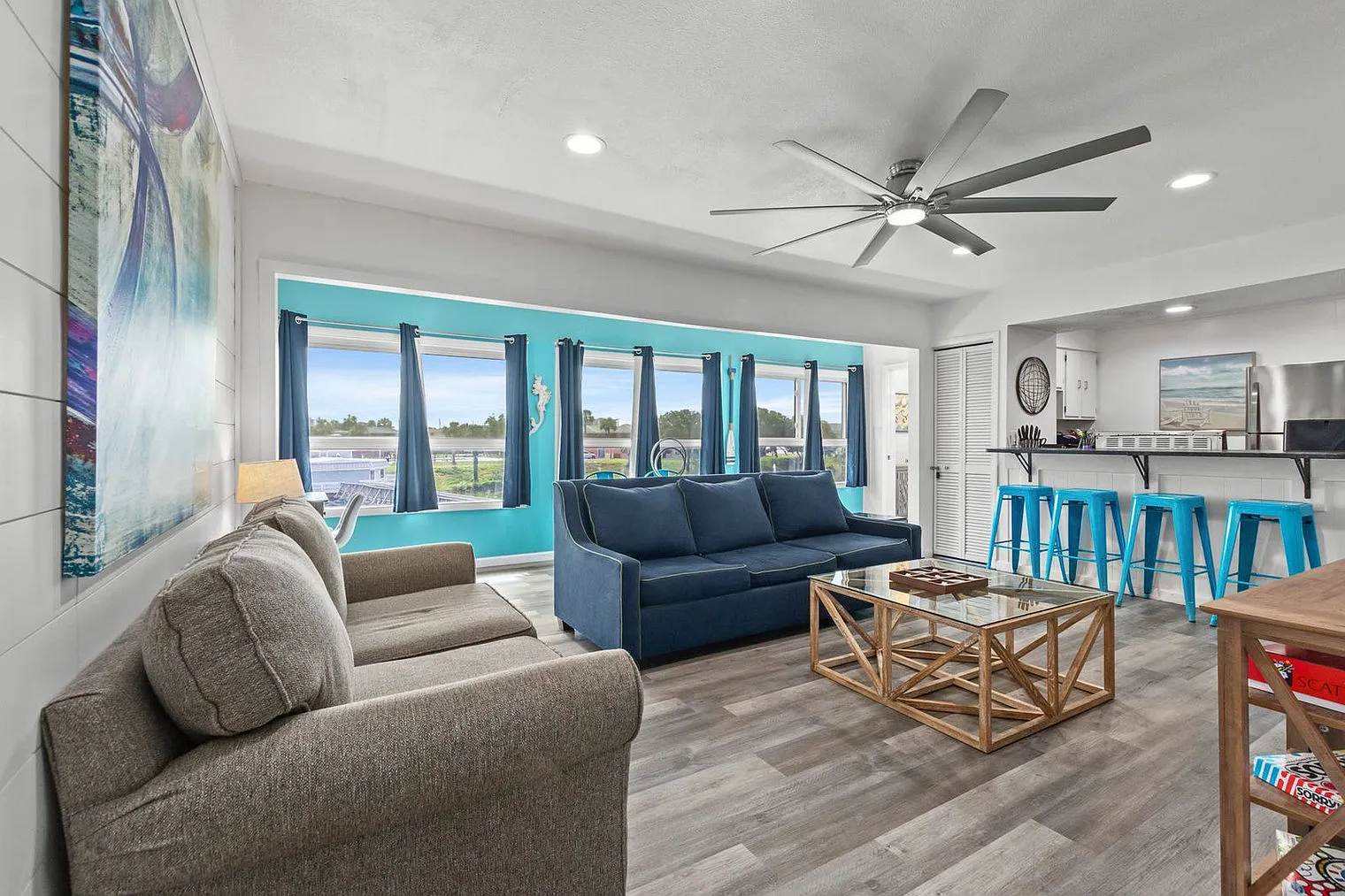 1 bed, 1.0 bath, 742 sqft, $1,762 — Photo 1