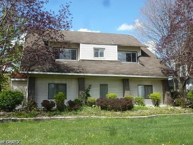 1851 E Market St photo 1