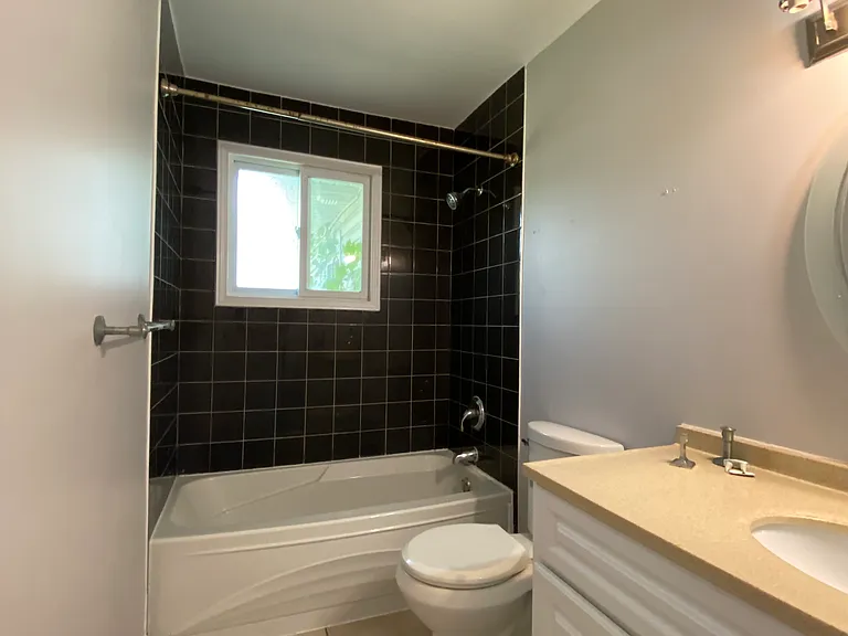 28 Orville St — Photo 2