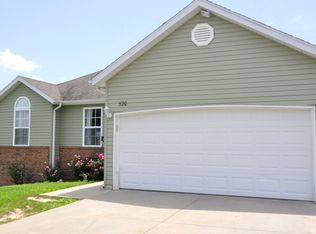 520 W Woodbine Rd, Nixa, MO 65714