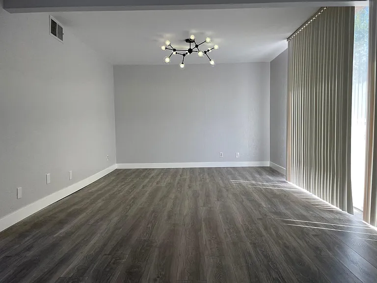 1601 E Cypress St #B — Photo 13