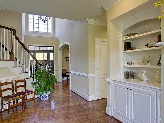 4th image of 615 Lee Fox Ln