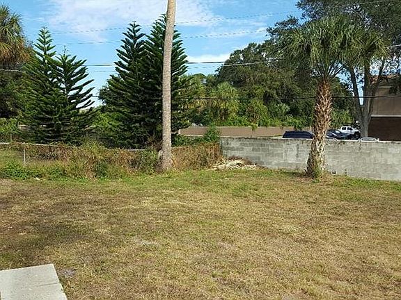 5th image of 7702 Brookside Ln