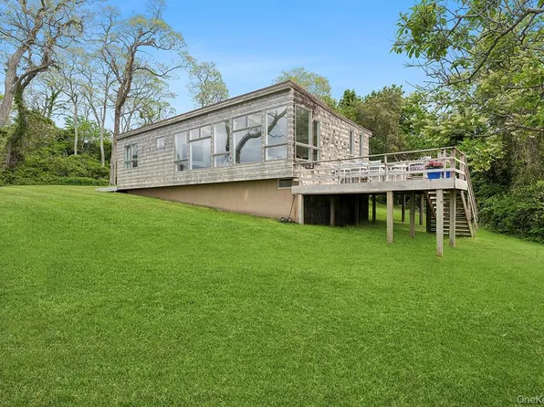 31059 County Road 48, Peconic, NY 11958